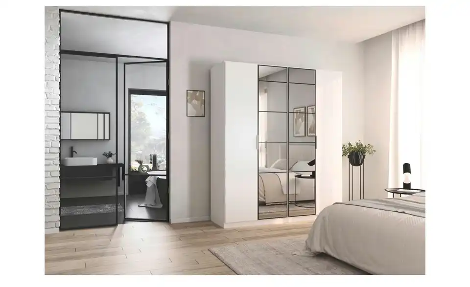 Kleiderschrank mit Spiegel, in Wohnsituation