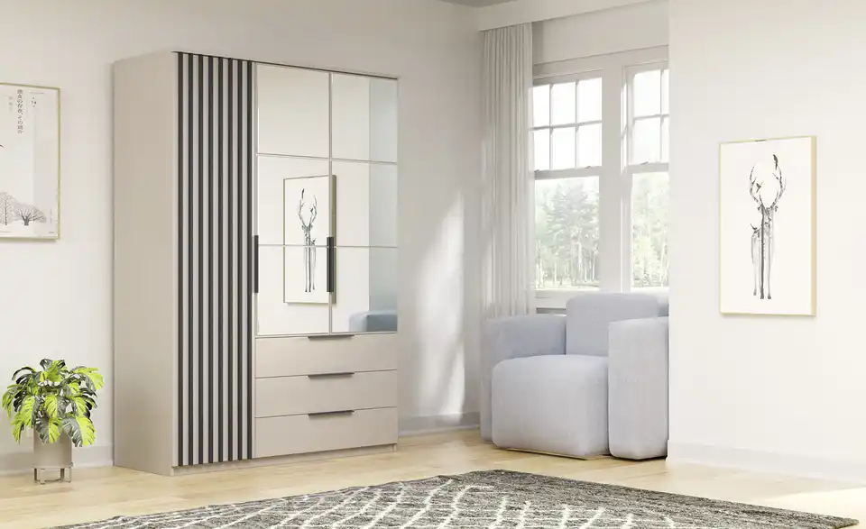 Drehtürenschrank, in Wohnsituation