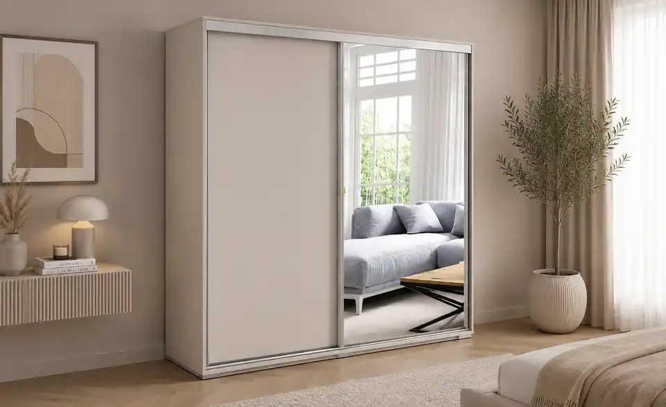 Schwebetürenschrank, in Wohnsituation