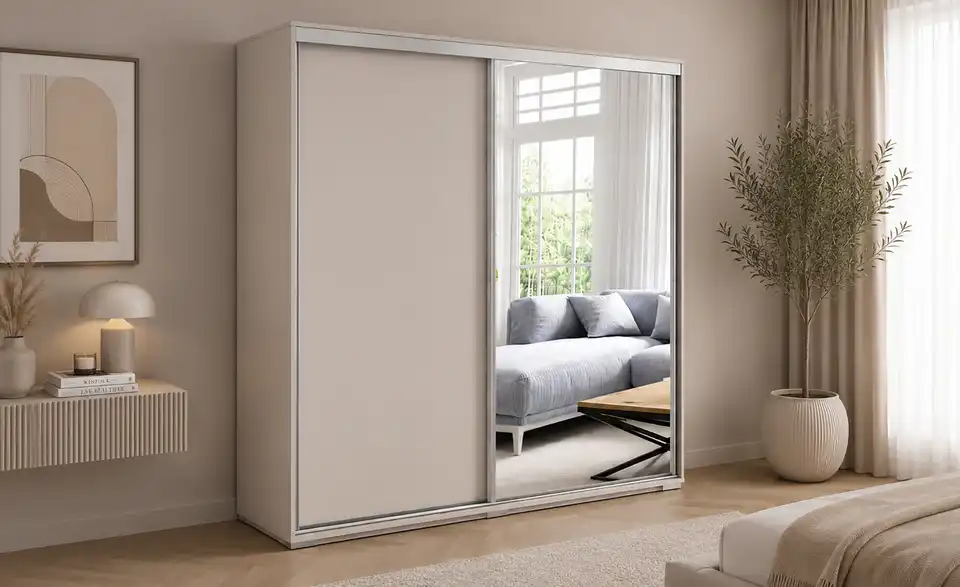 Schwebetürenschrank, in Wohnsituation