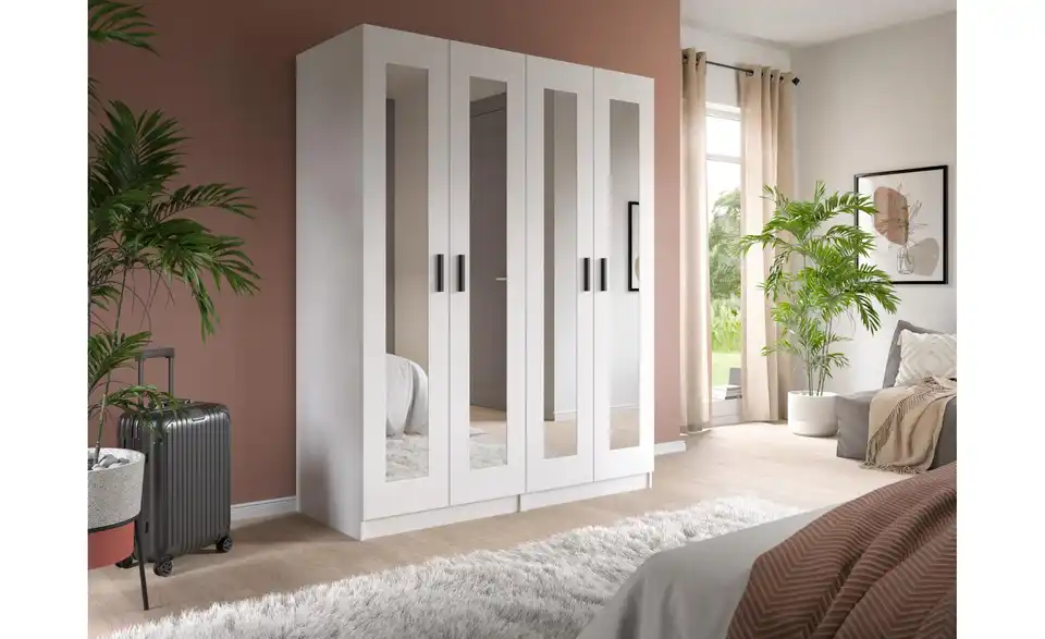 Kleiderschrank, in Wohnsituation