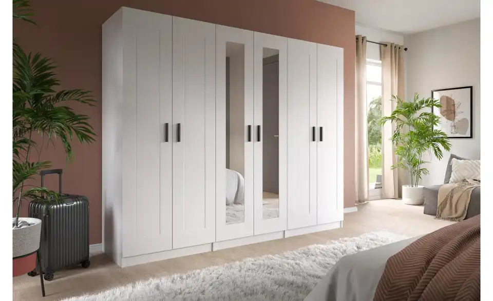 Kleiderschrank, in Wohnsituation
