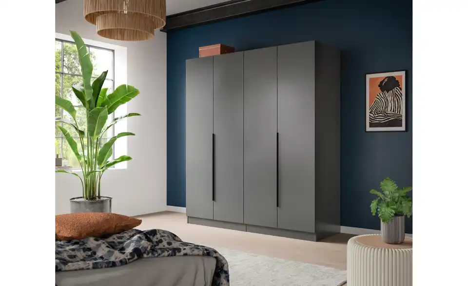 Drehtürenschrank, in Wohnsituation