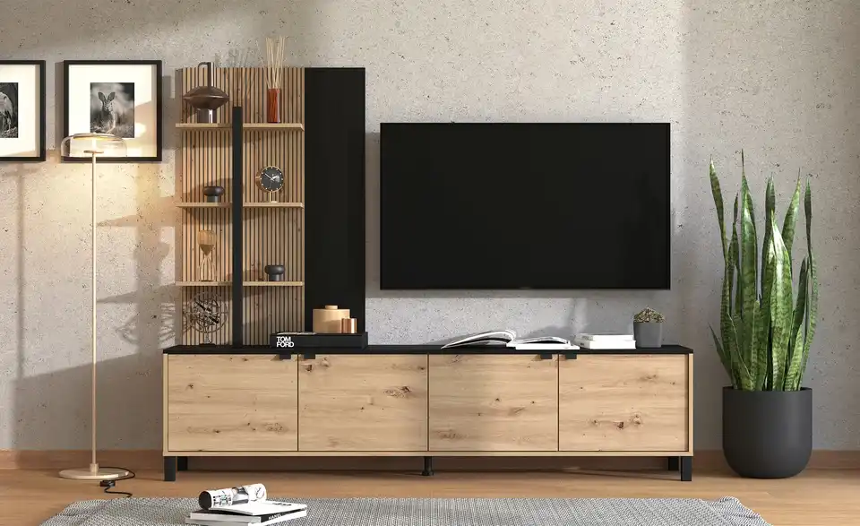 Wohnwand, in Wohnsituation