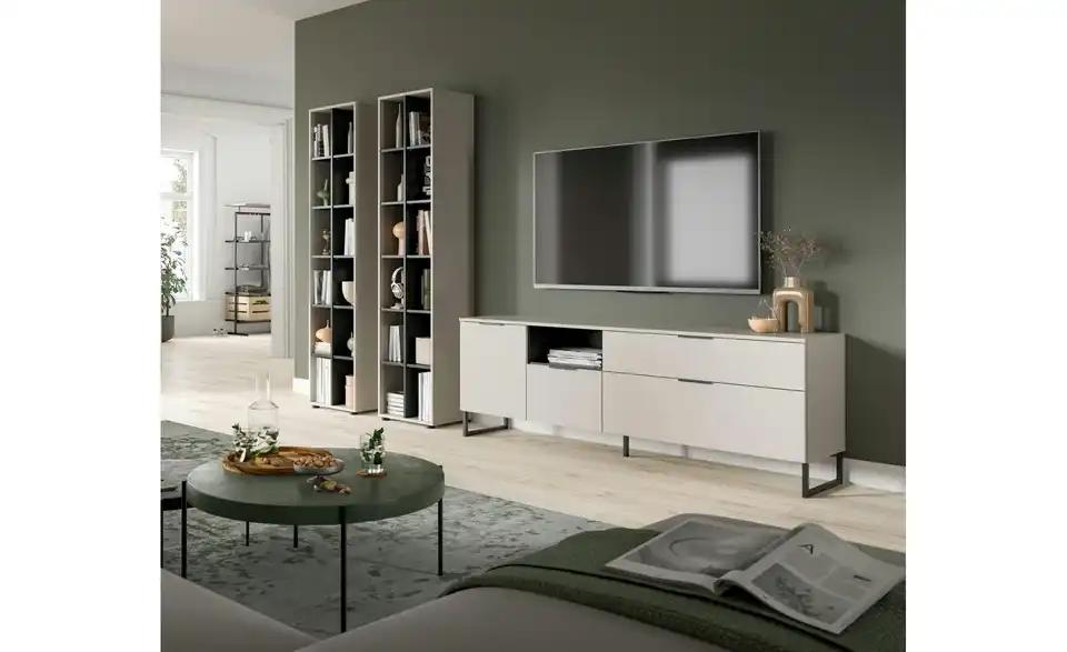 Wohnwand, in Wohnsituation