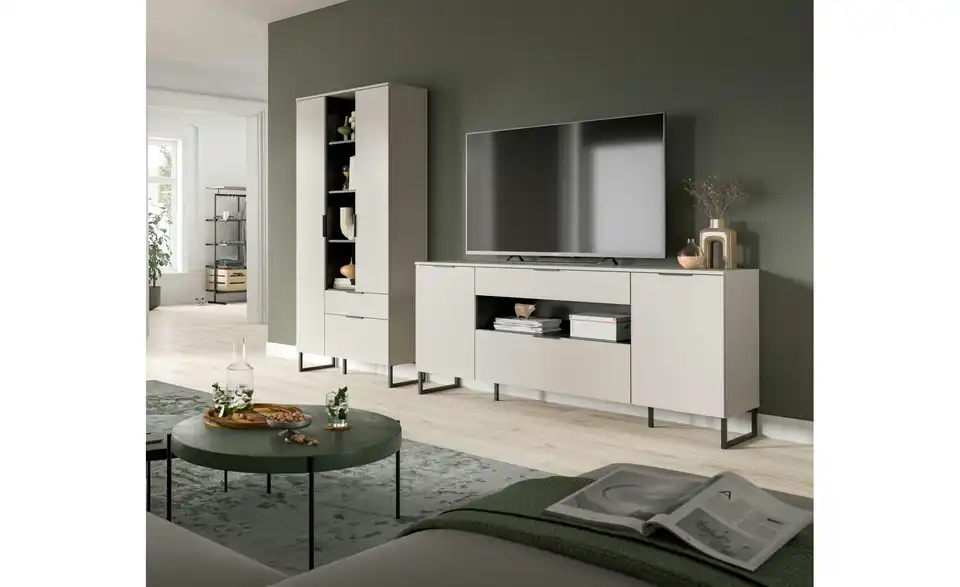 Wohnwand, in Wohnsituation