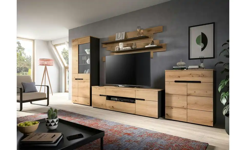 Wohnwand, in Wohnsituation