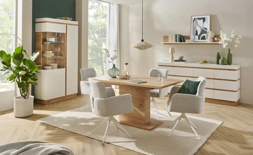 Vitrine breit, in Wohnsituation