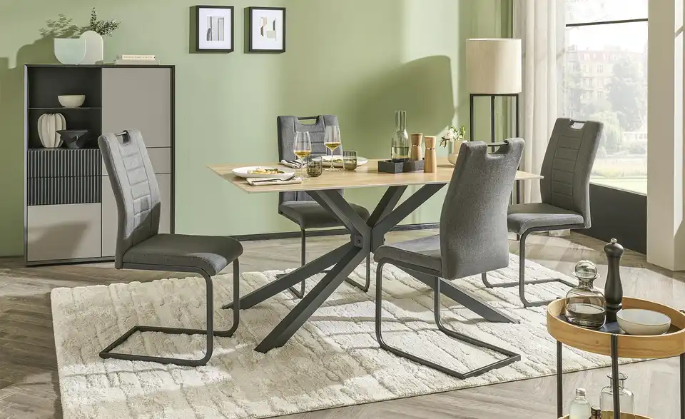 Schwingstuhl mit Griff, in Wohnsituation