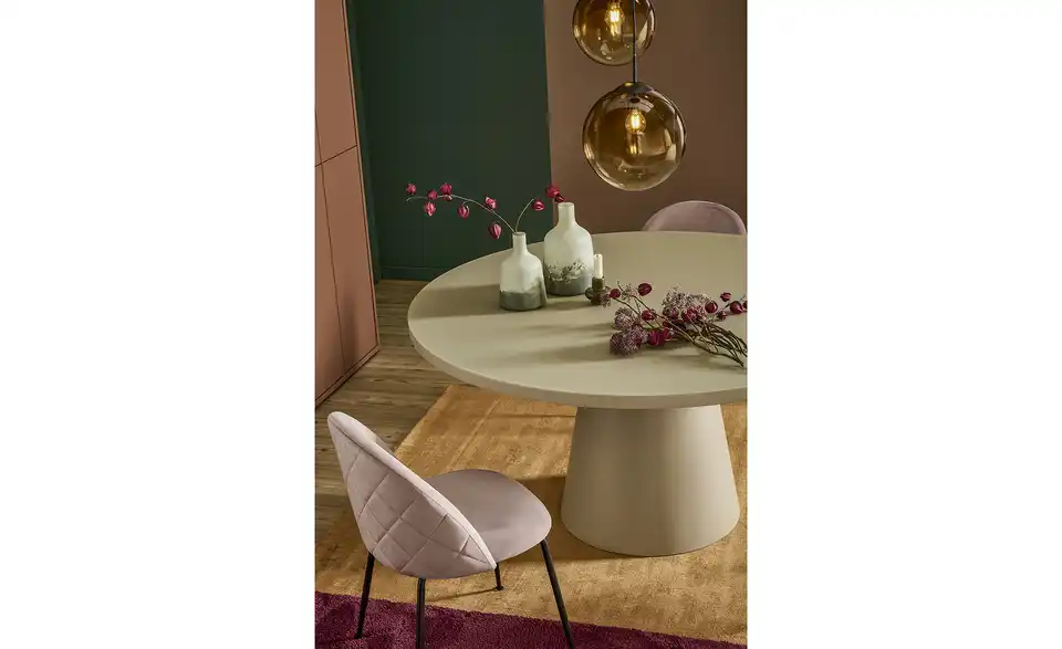 Esstisch mit Glastischplatte, in Wohnsituation