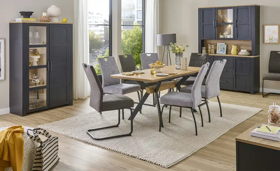 Stuhl extra belastbar, in Wohnsituation