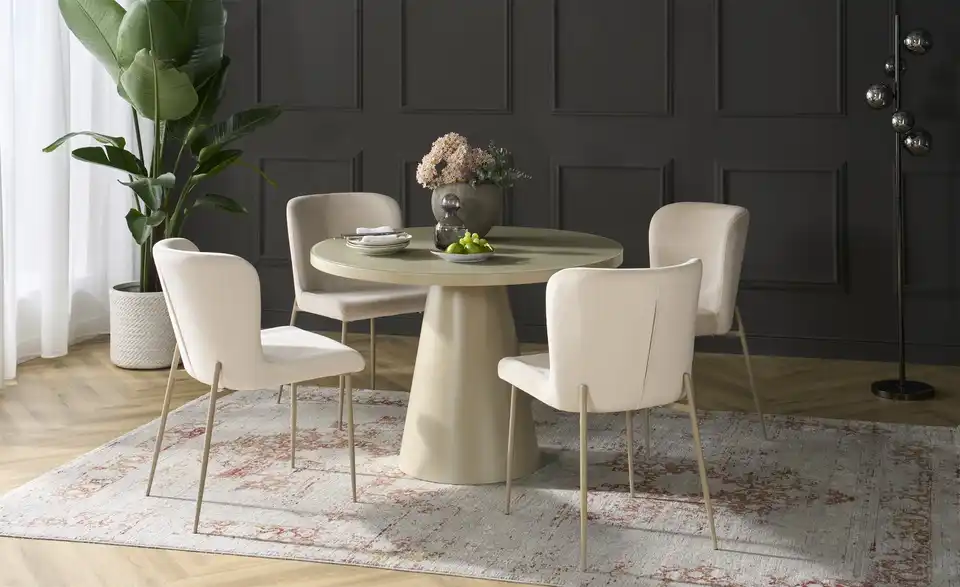 Esstisch mit Glastischplatte, Perspektive