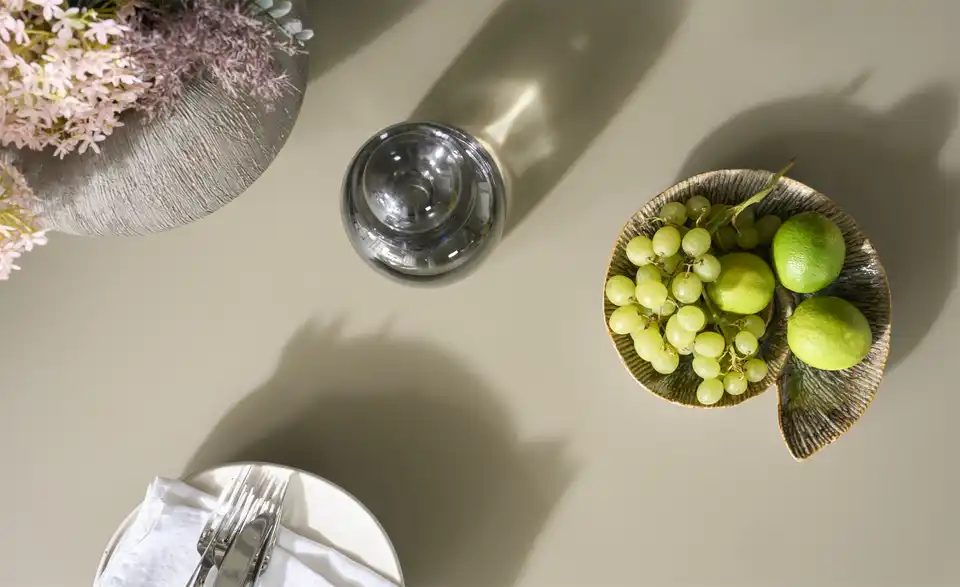 Esstisch mit Glastischplatte, Detailansicht