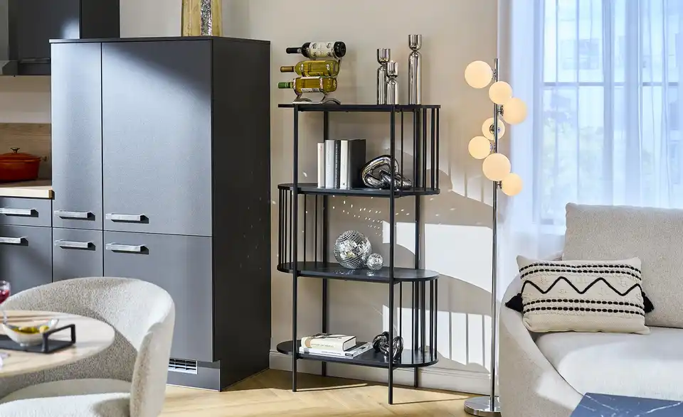 Regal, in Wohnsituation