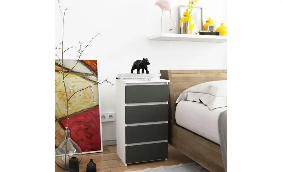 Kommode mit 4 Schubladen, in Wohnsituation