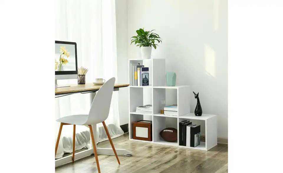 Regal, in Wohnsituation