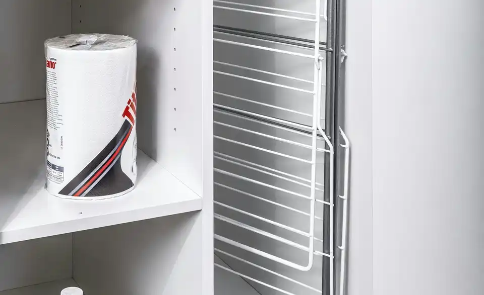 Putzmittelschrank, Detailansicht