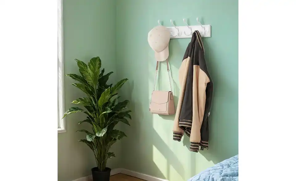 Kleiderhakenleiste, in Wohnsituation