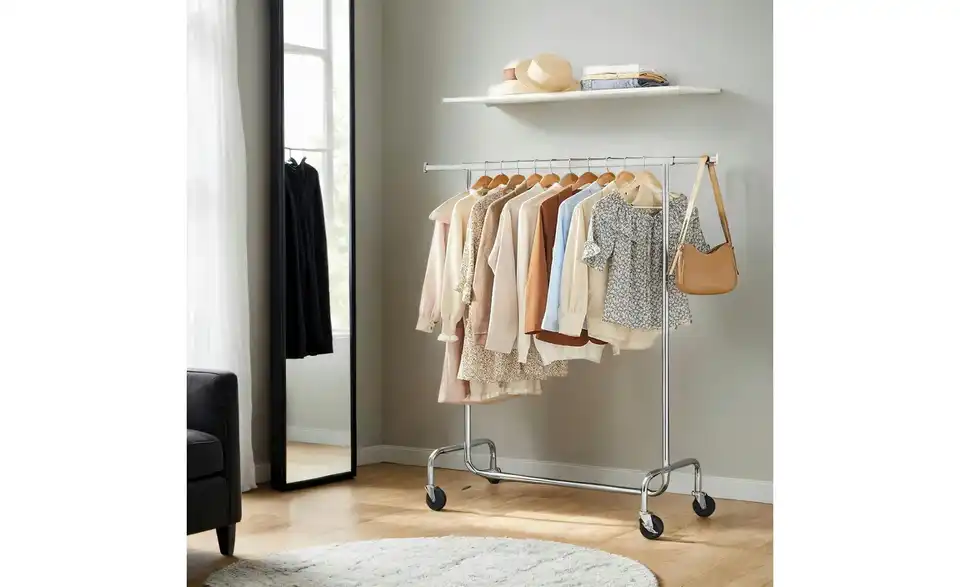 Kleiderständer, in Wohnsituation