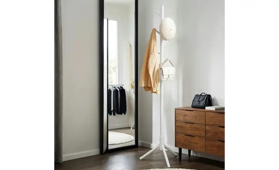 Garderobenständer, in Wohnsituation