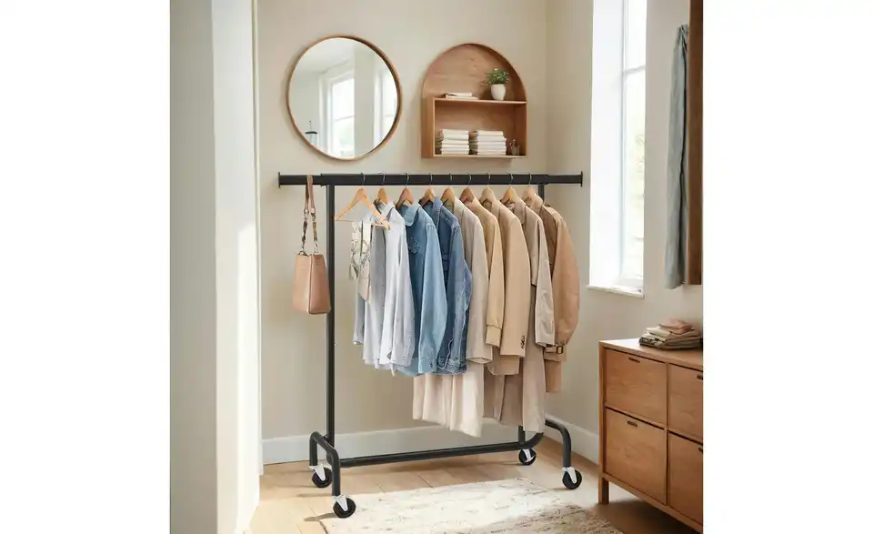 Kleiderständer, in Wohnsituation