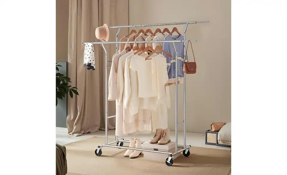 Kleiderständer, in Wohnsituation