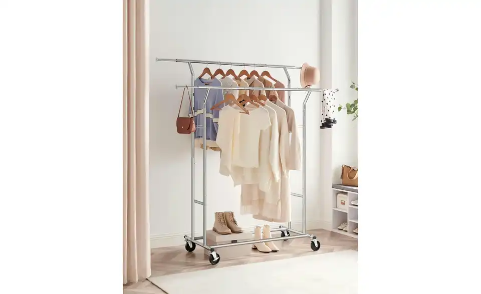 Kleiderständer, in Wohnsituation