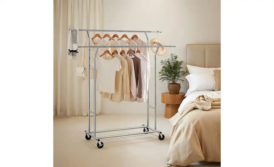 Kleiderständer, in Wohnsituation