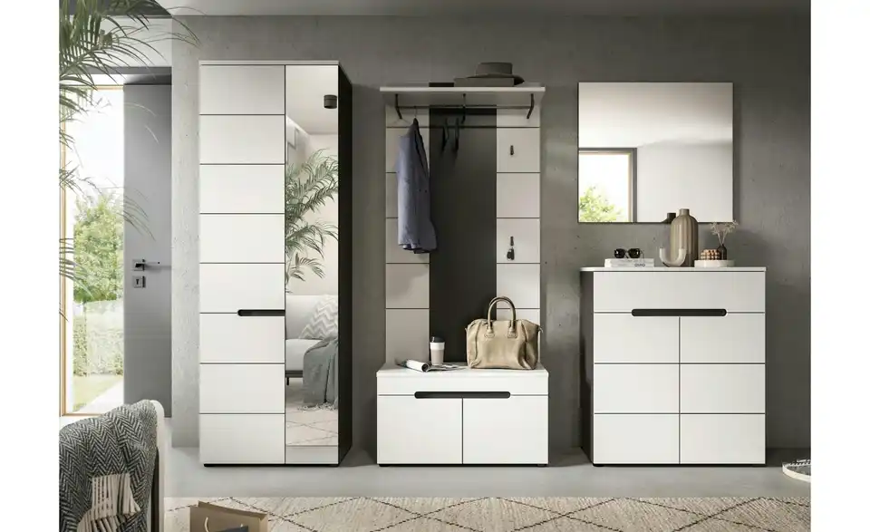 Garderobenkombination, in Wohnsituation