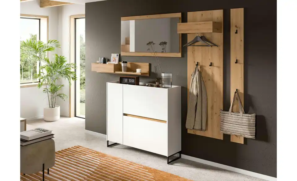 Garderobenpaneel, in Wohnsituation