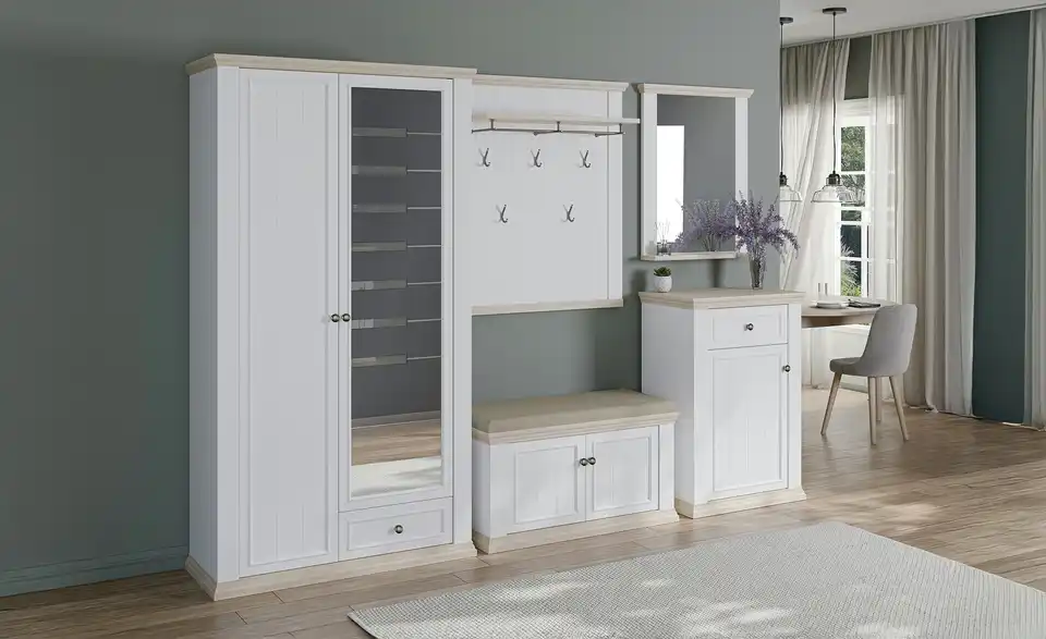 Garderobenschrank, in Wohnsituation