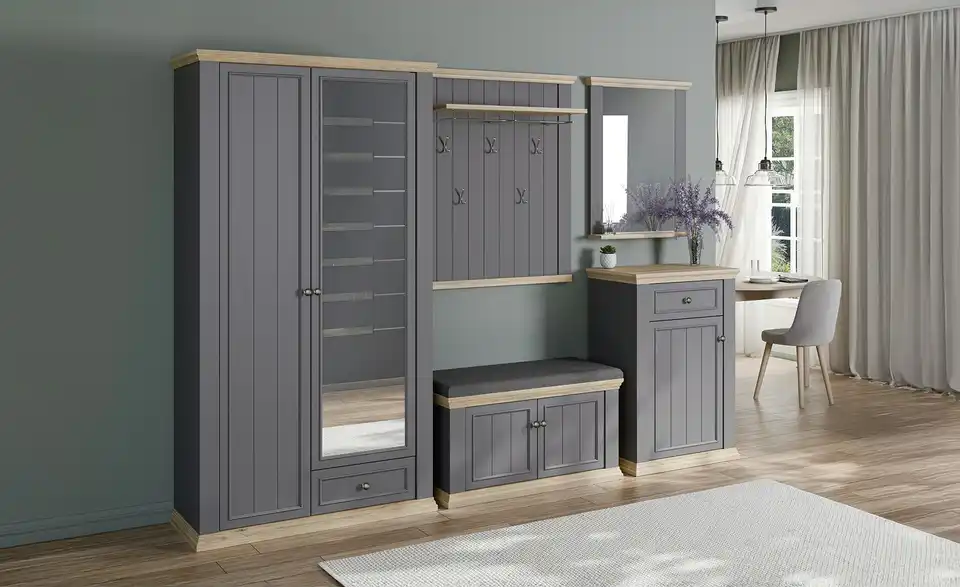 Garderobenbank, in Wohnsituation