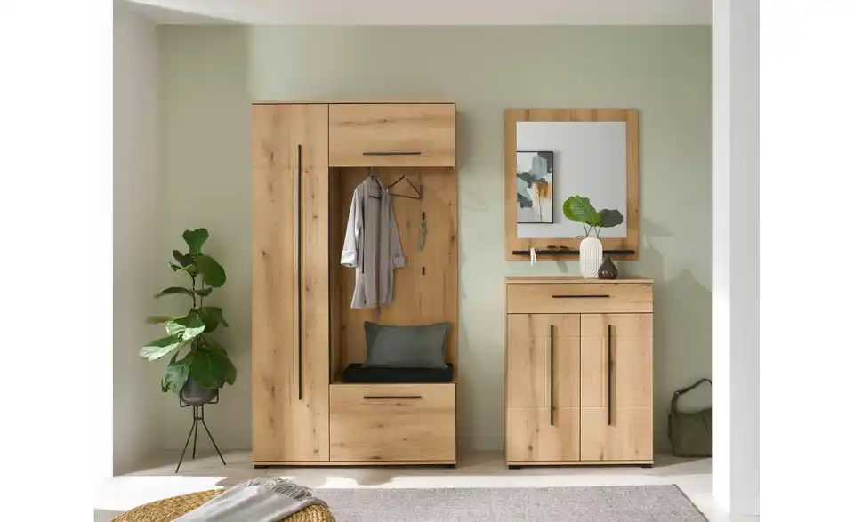 Garderobenschrank, in Wohnsituation