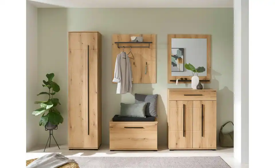 Garderobenschrank, in Wohnsituation