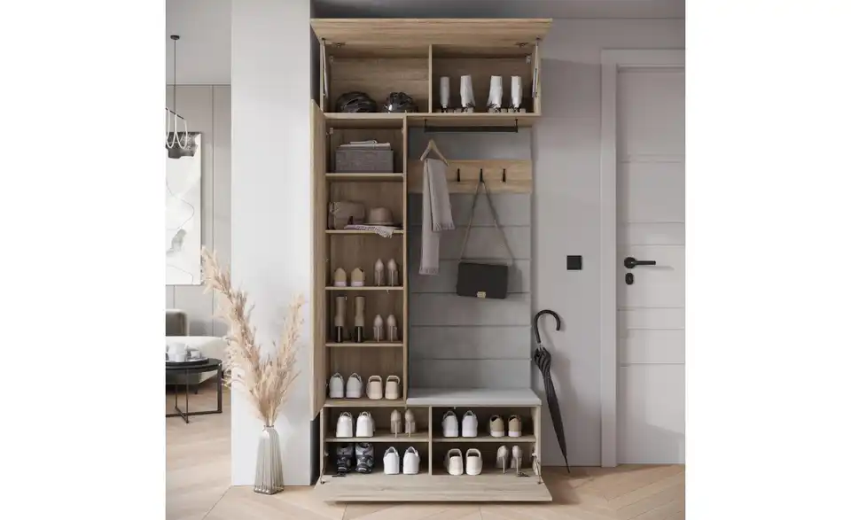 Garderobe, geöffnet