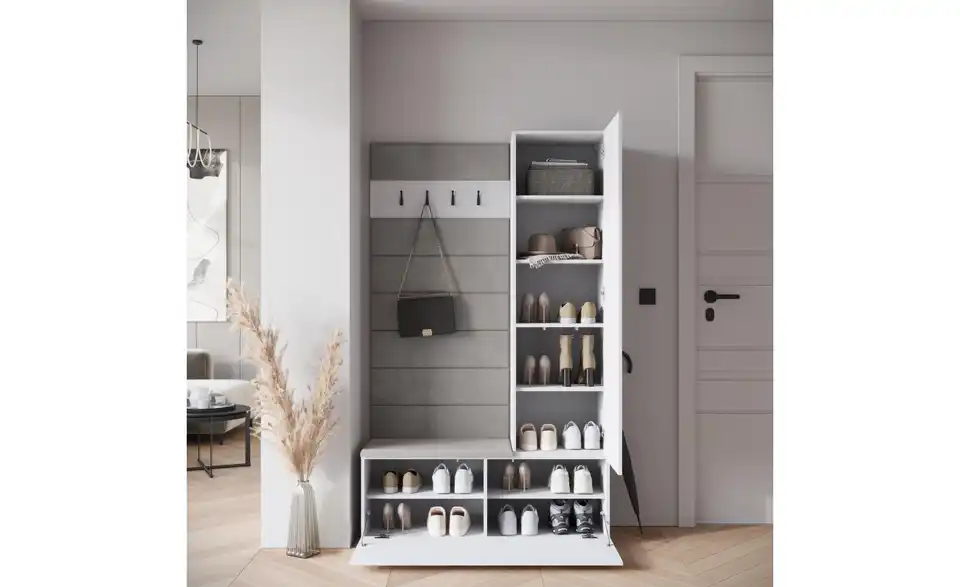 Garderobe, geöffnet