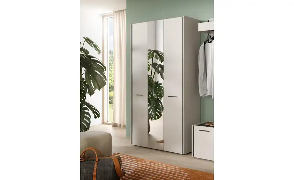 Garderobenschrank, in Wohnsituation