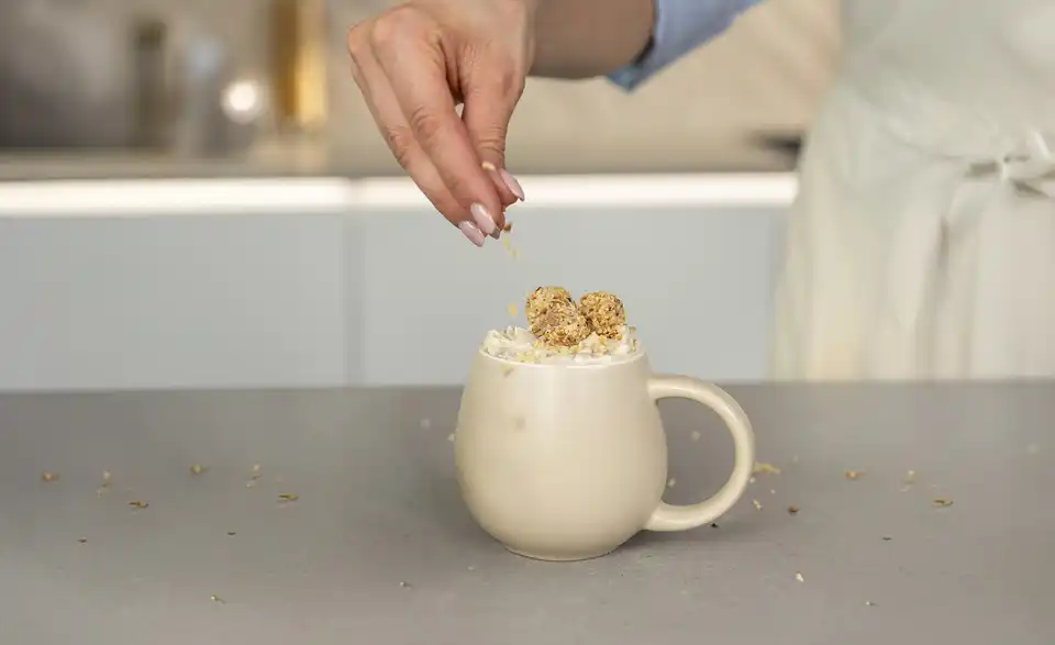 Sallys Kaffeetasse Belly Mug, in Wohnsituation