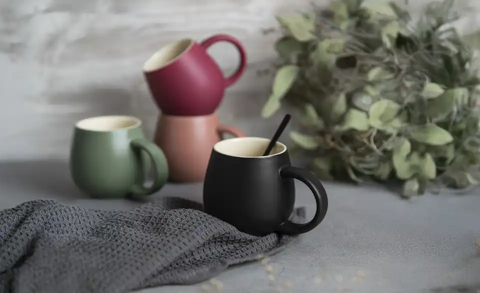 Sallys Kaffeetasse Belly Mug, in Wohnsituation