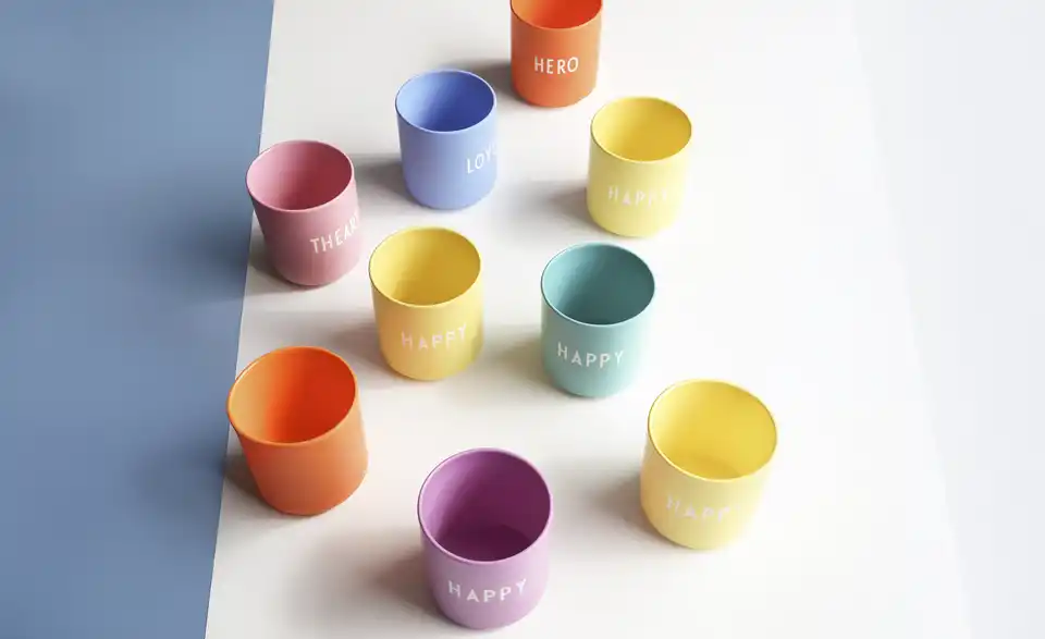 DESIGN LETTERS Becher, in Wohnsituation