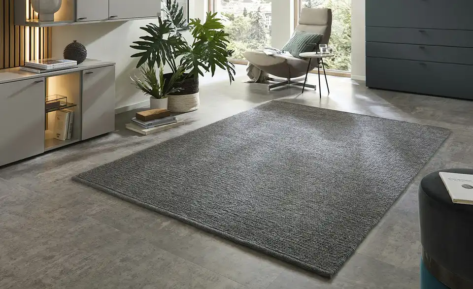 Handweb-Teppich, in Wohnsituation