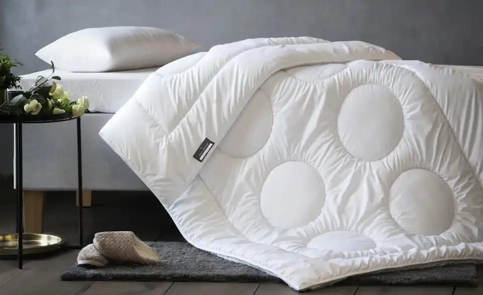 John Cotton Leicht-Steppbett Royal, in Wohnsituation