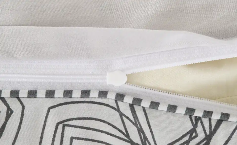 SCHÖNER WOHNEN Kollektion Satin Wende-Bettwäsche Turn-B, Detailansicht