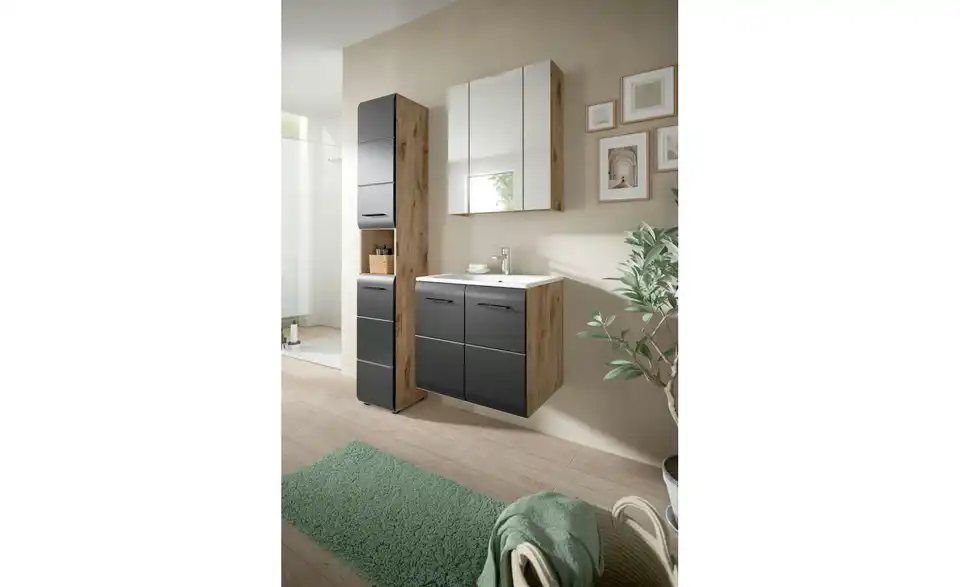 Badkombination, in Wohnsituation