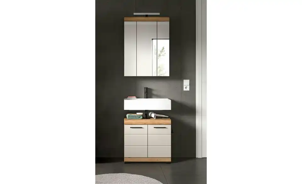 Badkombination, in Wohnsituation