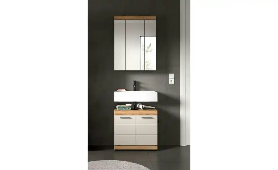 Badkombination, in Wohnsituation