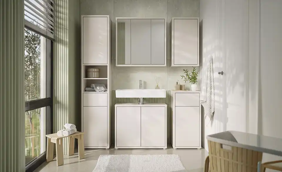 Spiegelschrank, in Wohnsituation