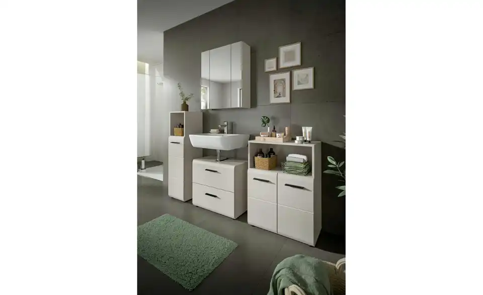 Spiegelschrank, in Wohnsituation