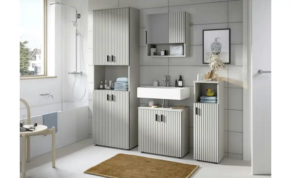 Spiegelschrank, in Wohnsituation