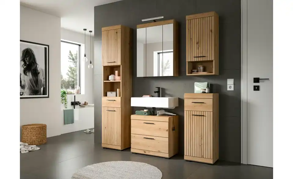 Spiegelschrank, in Wohnsituation
